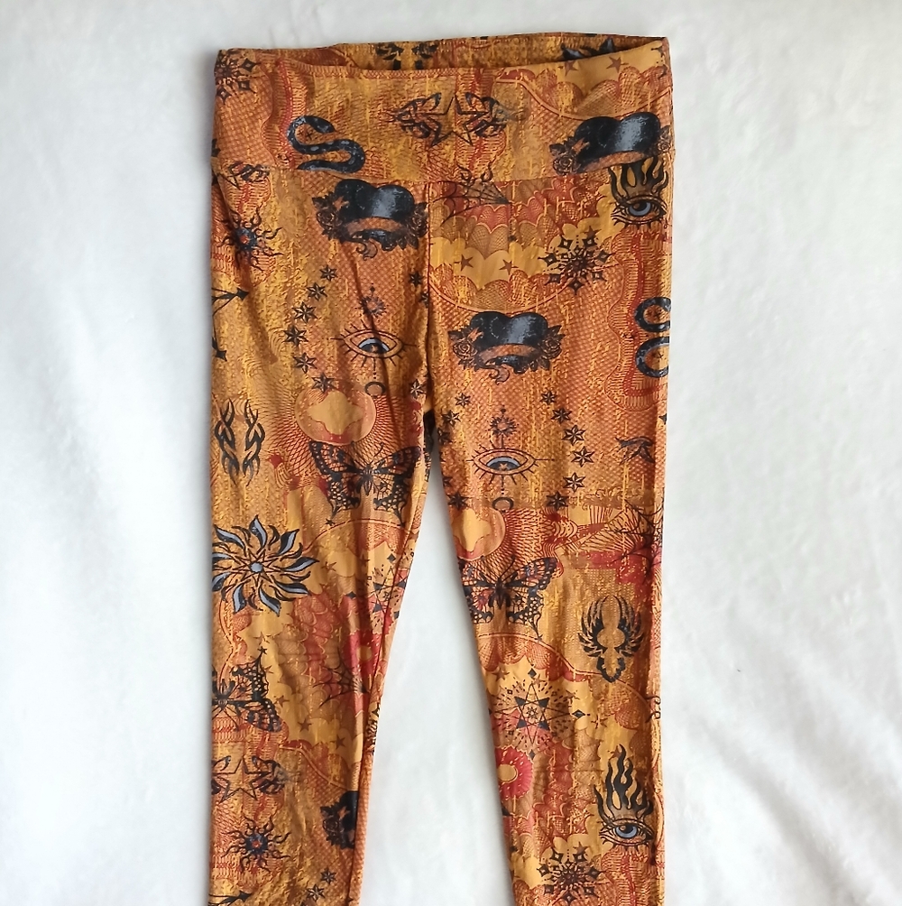 No Boundaries Leggings Size LG runs Small